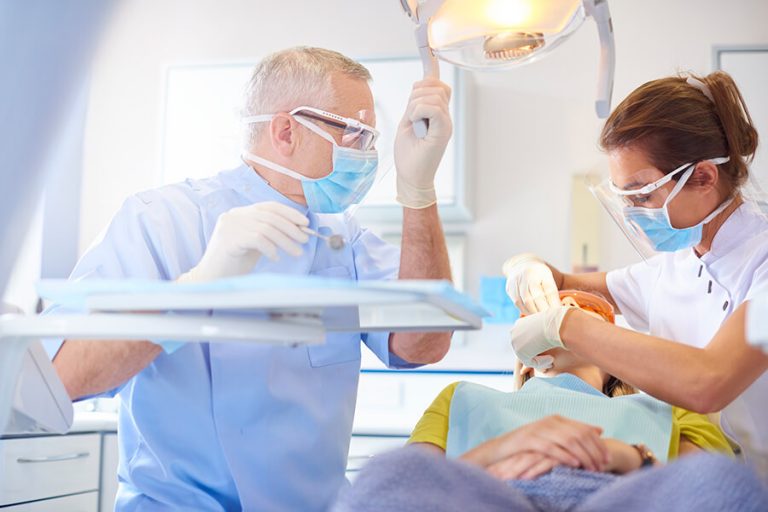 jobs near me for dental assistant with training
